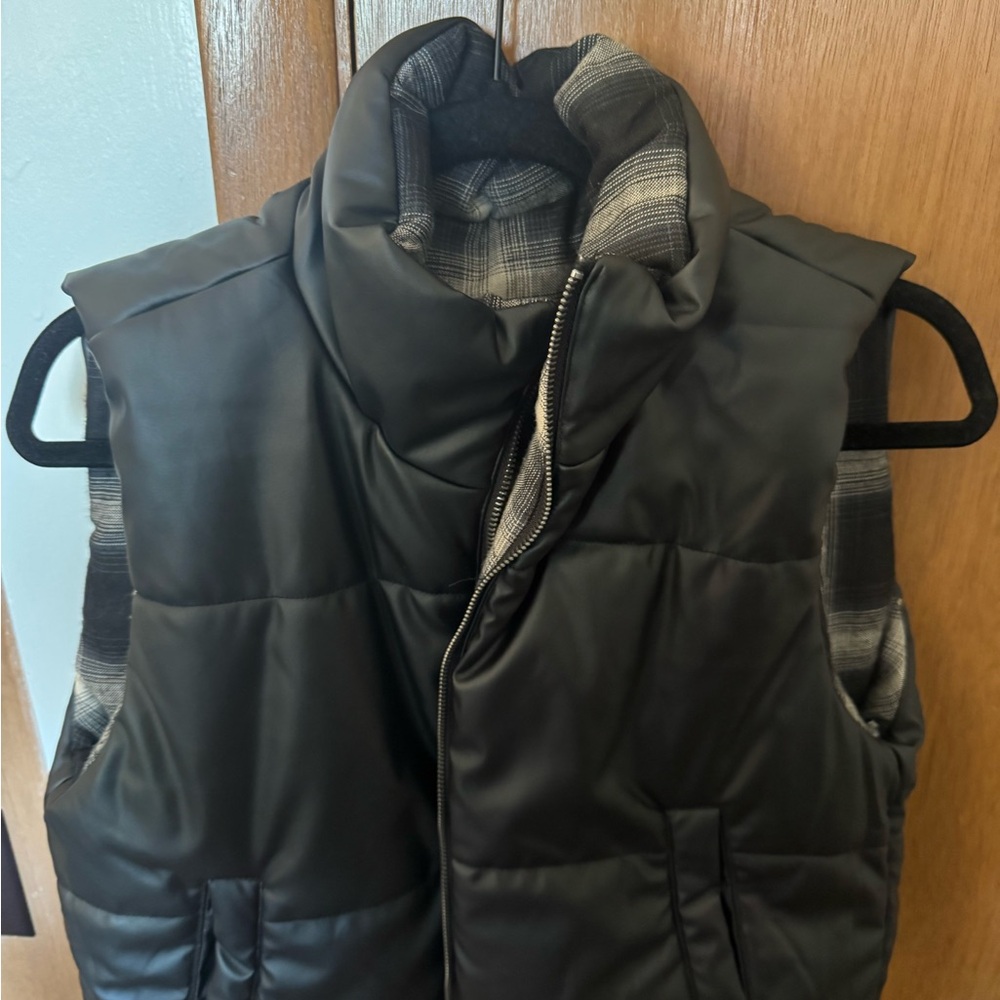 Men's Black Quilted Puffer Vest